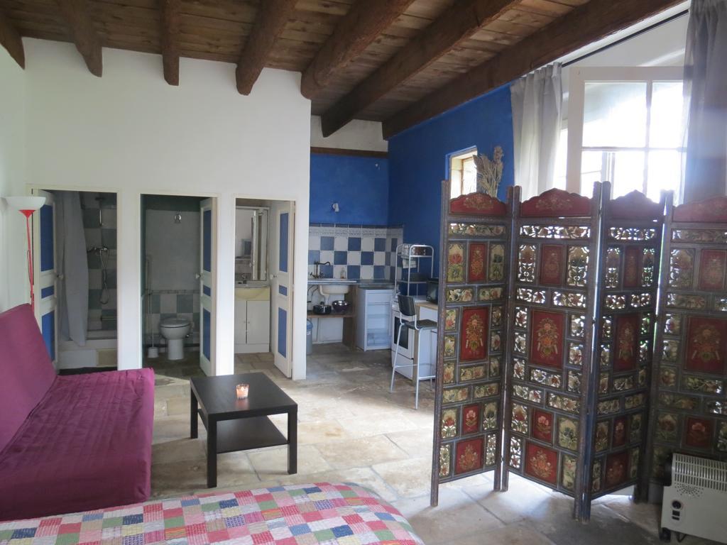 B&B Mas Les Lecques Beaucaire (Gard) Room photo