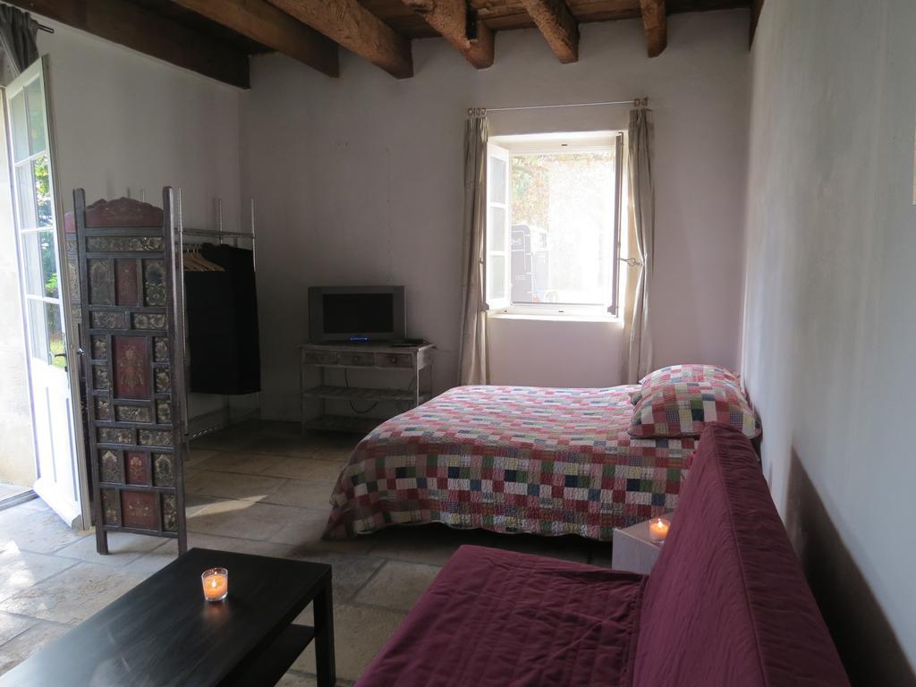 B&B Mas Les Lecques Beaucaire (Gard) Room photo