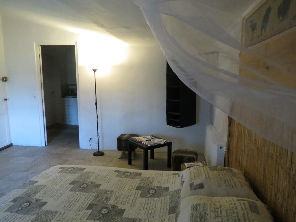 B&B Mas Les Lecques Beaucaire (Gard) Exterior photo