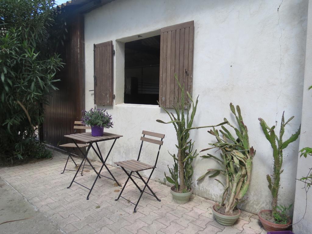 B&B Mas Les Lecques Beaucaire (Gard) Exterior photo
